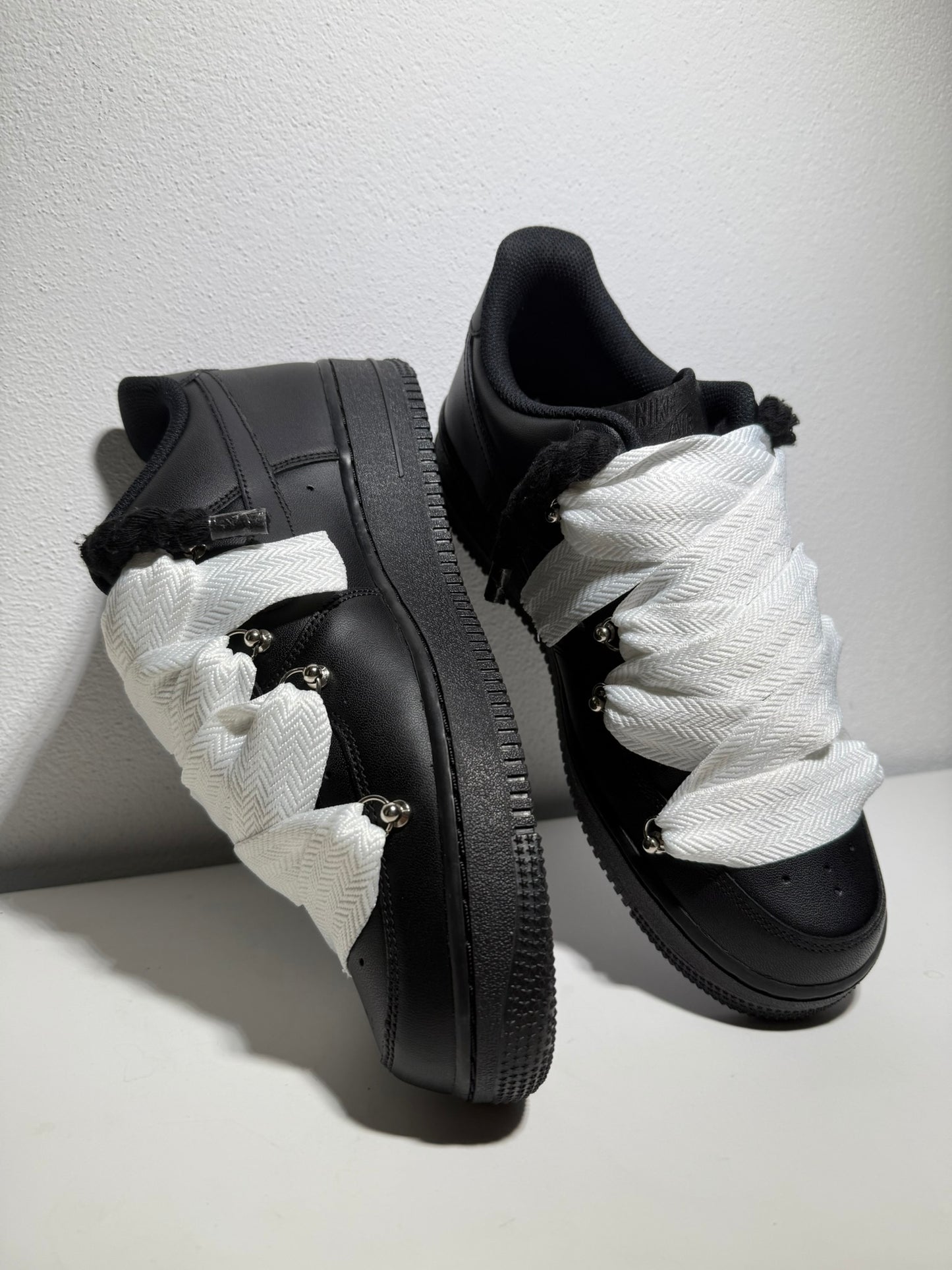 Nike Air Force 1 Černé Lanvin Rope Tkaničky Bílé
